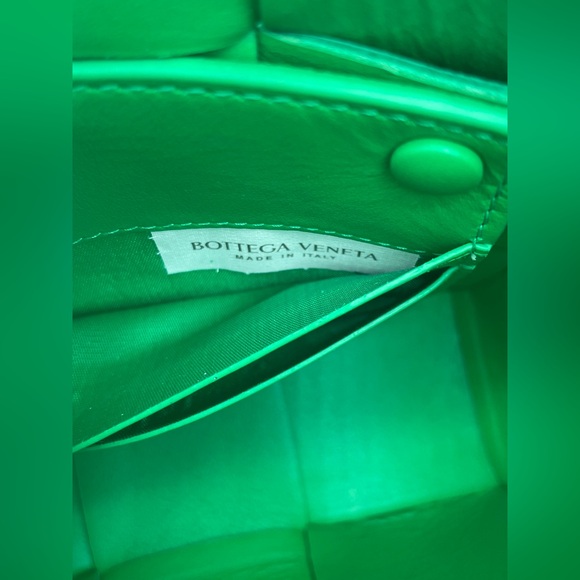 ❌❌SOLD! ❌❌NEW BOTTEGA VENETA CASSETTE GREEN LEATHER BAG PURSE AUTHENTIC! - Picture 15 of 16